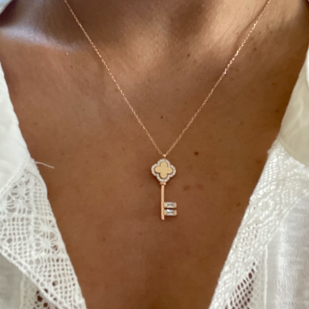 Trendy 925 Silver Key High Quality Necklace